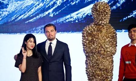 小李获赠玫瑰金人，一份珍贵的友谊与荣耀的象征小李获赠玫瑰金人是真的吗
